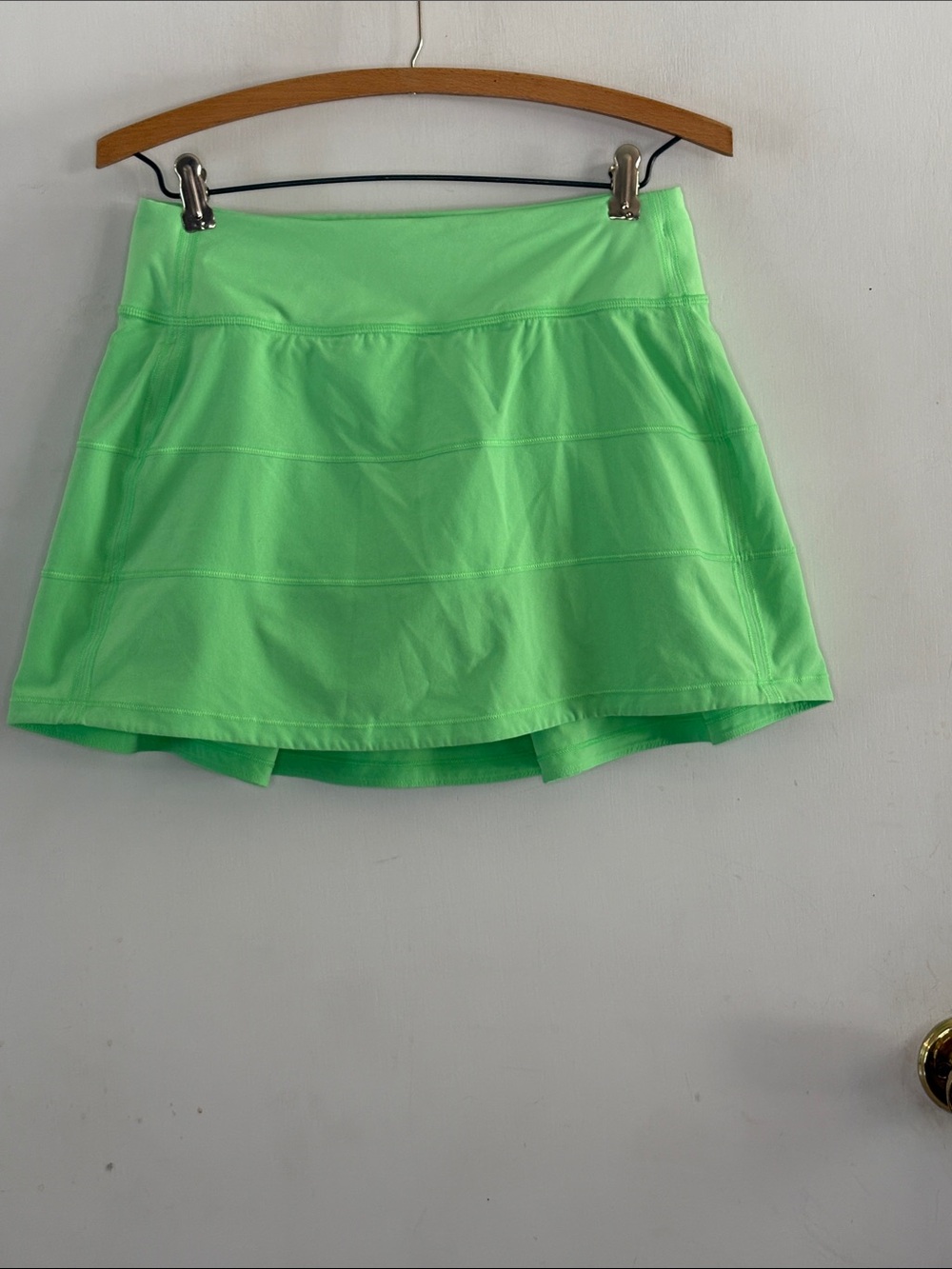Lululemon bright green performance athletic mini skirt skort Size 4